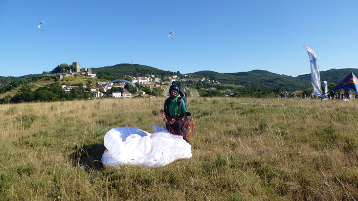 Yvonne glücklich im Ziel Montalegre