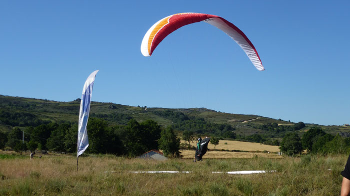 Yvonne überfliegt das Ziel in Montalegre