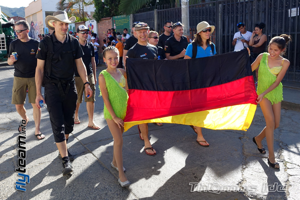 Team Germany mit Fahnenträgerinnen